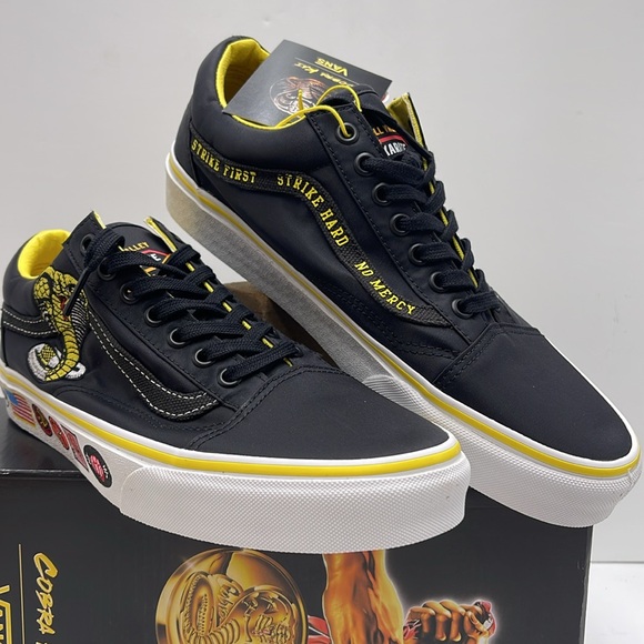 Vans Men’s Old Skool
Cobra Kai Black/Yellow/White
VN0A3WKT05N
Sneakers - Picture 4 of 16